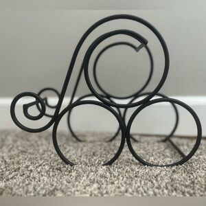 Three bottle wine rack black metal